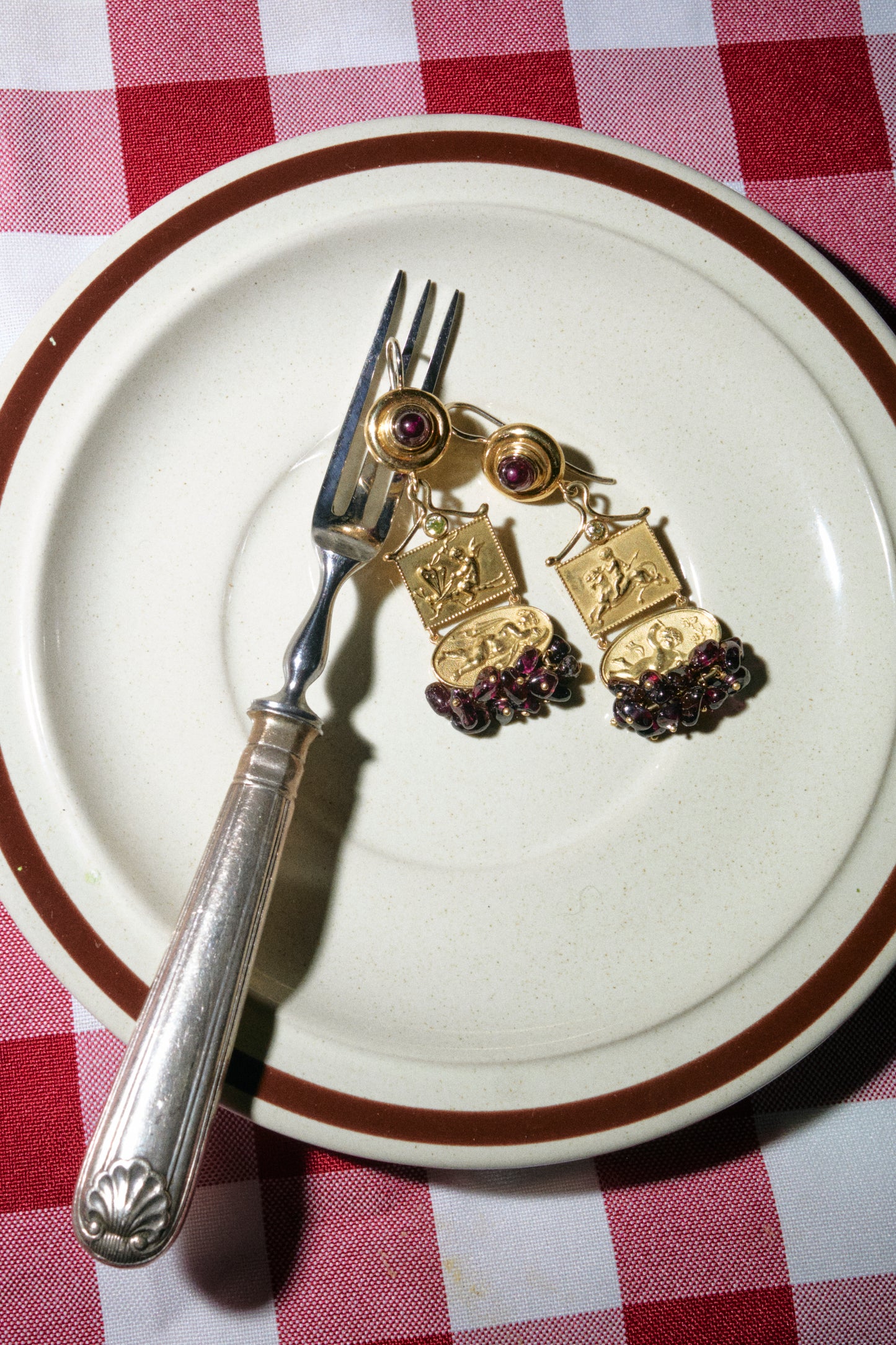Garnet Tesoro Earrings