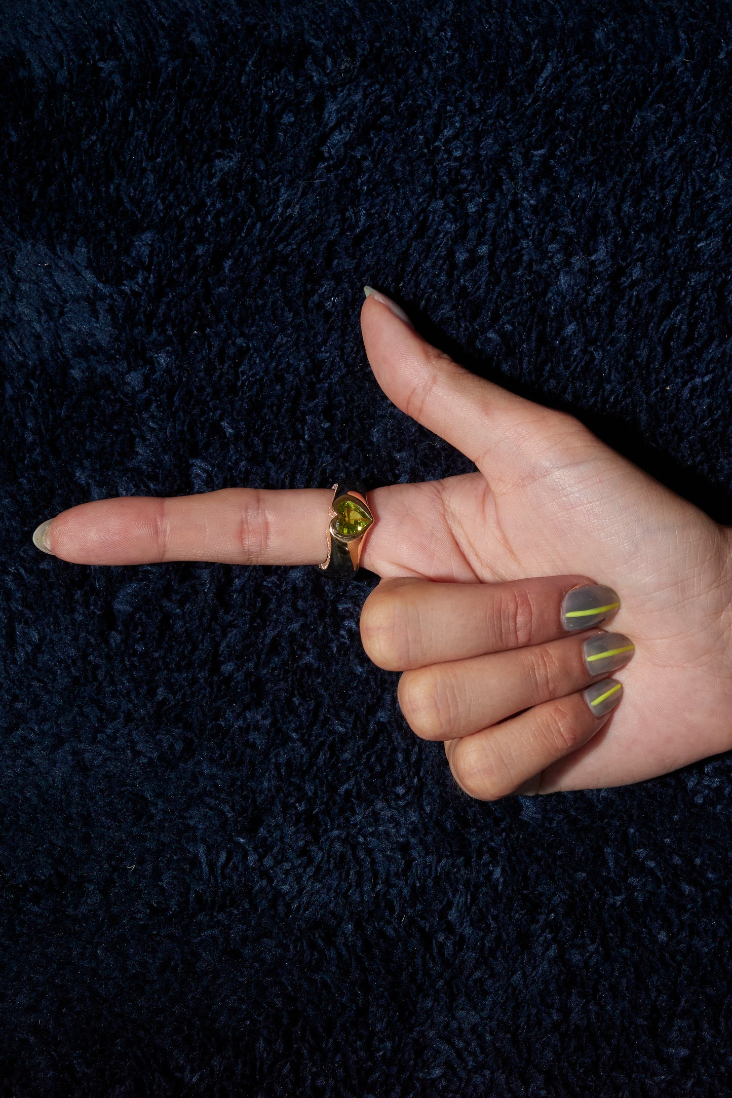 Black Opal Cuore a Cuore Ring