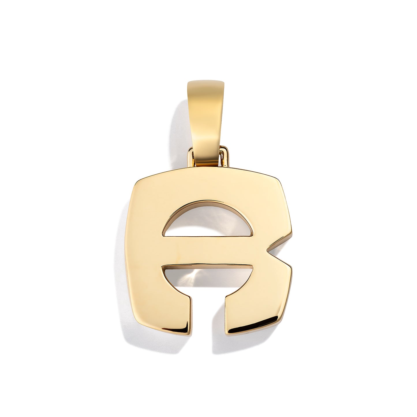 Splendente Letter Pendant