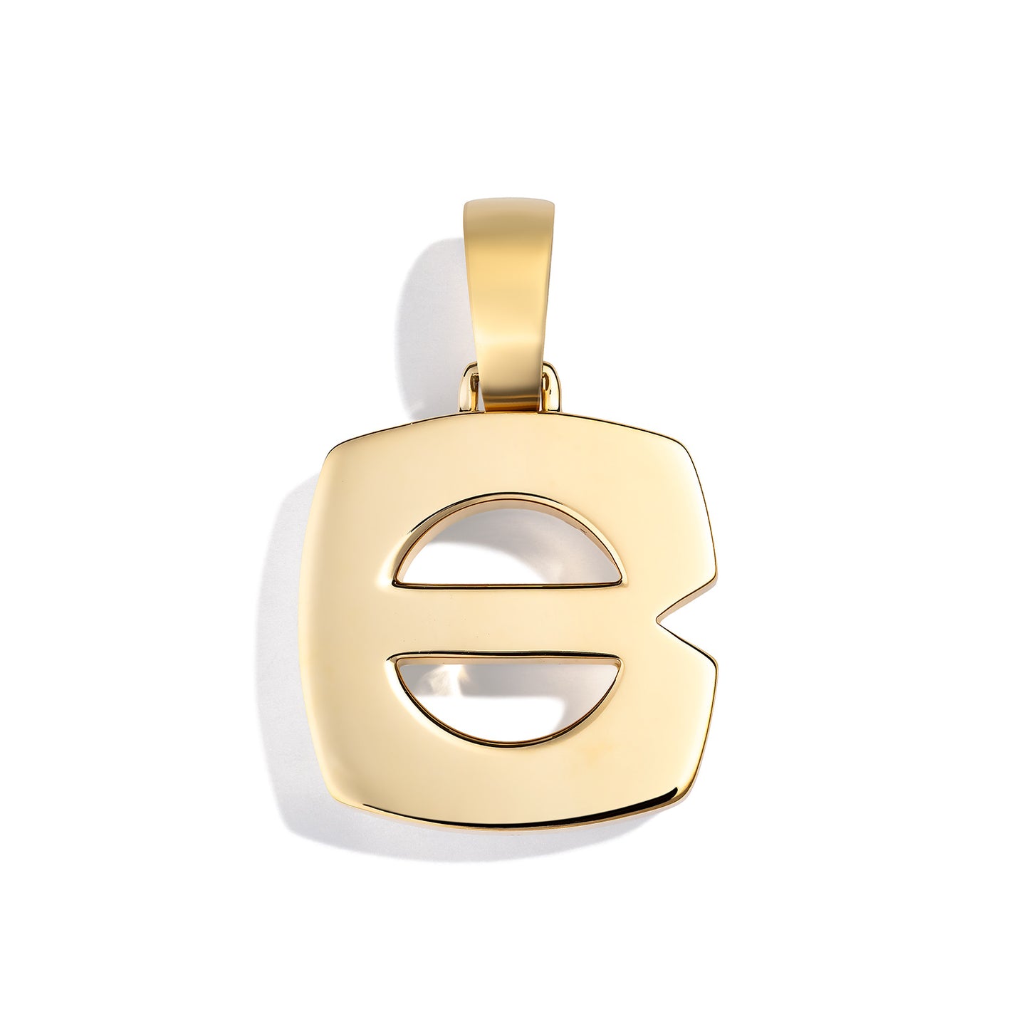 Splendente Letter Pendant