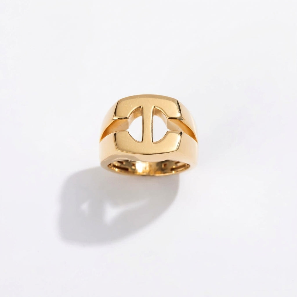 Splendente Letter Ring