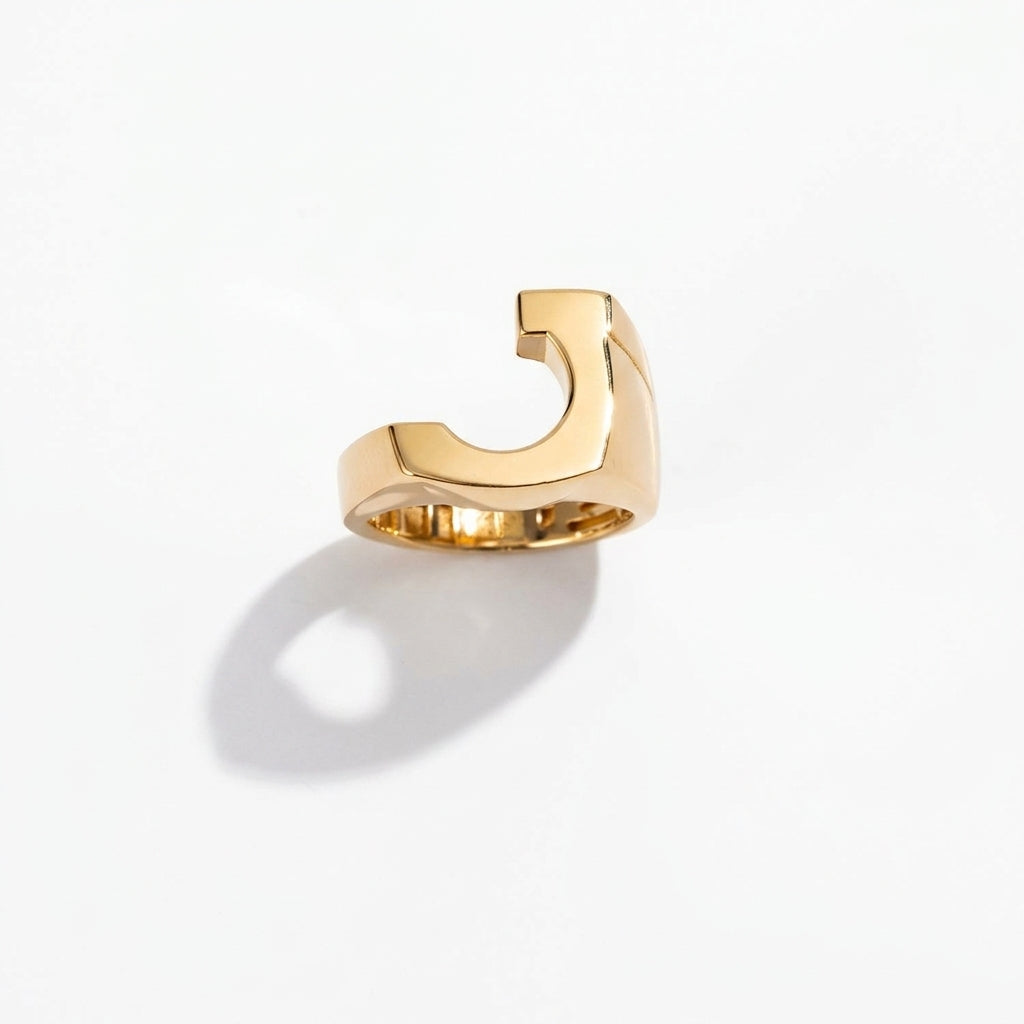 Splendente Letter Ring