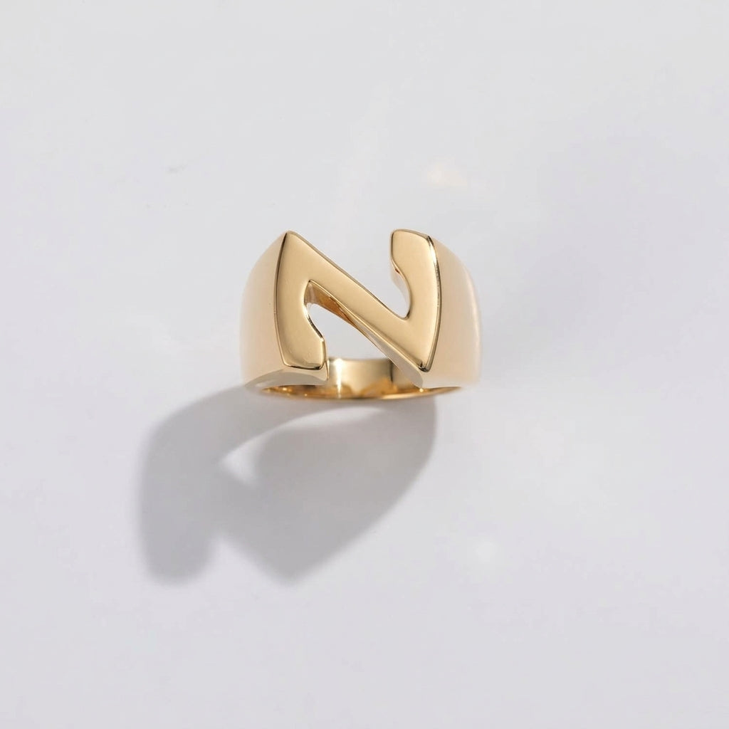 Splendente Letter Ring