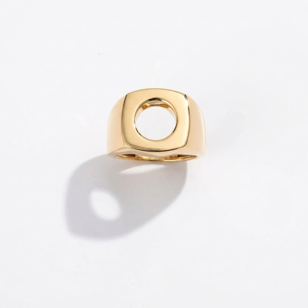Splendente Letter Ring