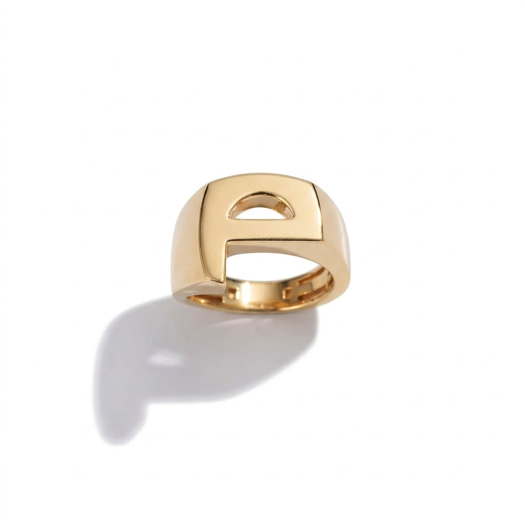 Splendente Letter Ring