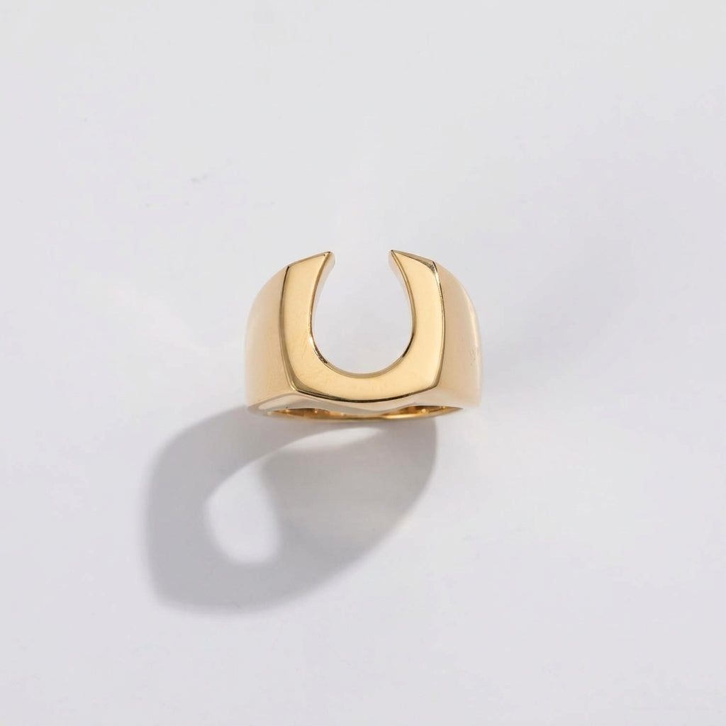 Splendente Letter Ring